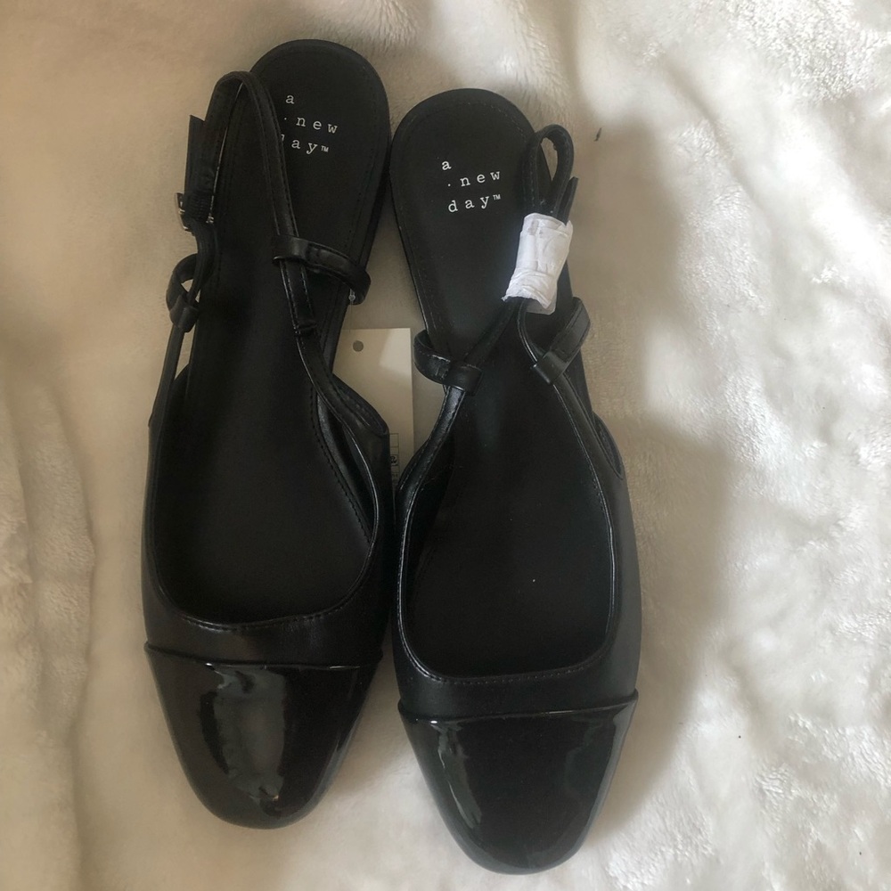 NWT a new day Black cap toe Slingback Flats